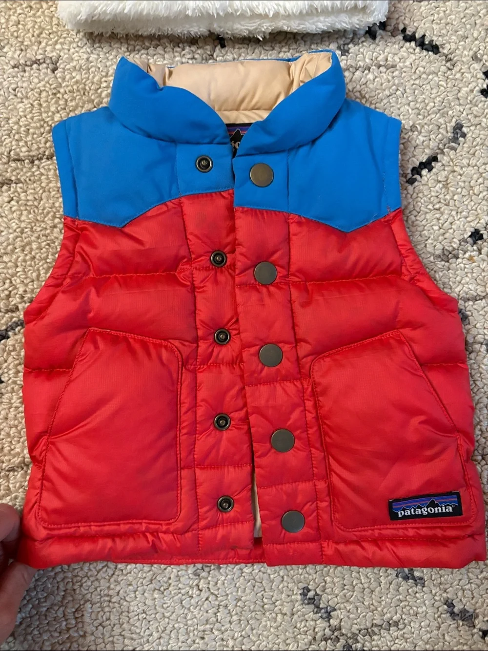 Patagonia Kids Red and Blue Puffer Vest with White Fuzzy Hat 6/12m